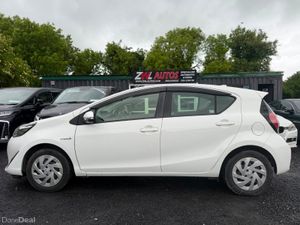 182 Toyota Aqua Hybrid - Image 4