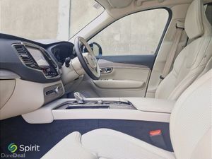 Volvo XC90 T8 Plug In Hybrid, AWD, Plus (Dark Them - Image 4