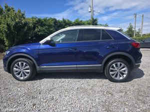 2020 Volkswagen T-Roc - Image 2