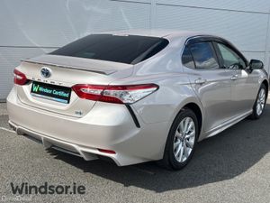 Toyota Camry 2019 2.5 Toyota CAMRY HYBRID Silver - Image 2