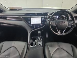 Toyota Camry 2.5 HYBRID - Image 4