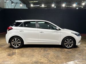 Hyundai i20 MANUAL 1.2 ACTIVE DELUXE - CRUISE CONT - Image 3
