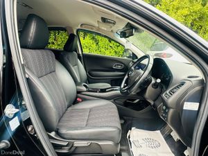 Honda Vezel 2018 1.5 Hybrid Auto 39000 KM ONLY - Image 4
