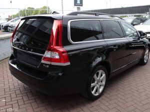 2.0T5 CLASSIC 5DR ESTATE AUTO // HARMAN KARDON SOU - Image 4
