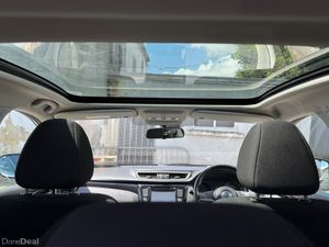 Nissan Qashqai Petrol high spec - Image 3