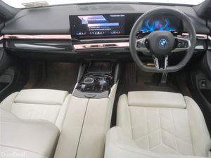 BMW i5 eDrive40 M Sport Pro Saloon - Image 4