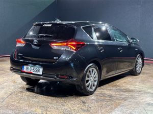 Toyota Auris HYBRID 1.8 AUTOMATIC - Image 4