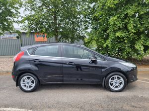 €5900 Ford Fiesta 2013 petrol 1.0L ⛽️ manual €5900 - Image 2