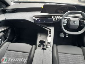 Peugeot 5008 ** BEV 73KWH ** 210HP ALLURE ** TRINI - Image 2