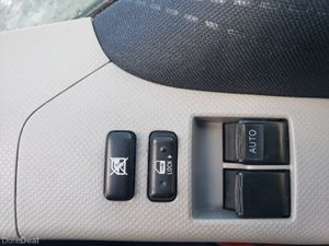 Toyota Yaris 2008 - Image 3