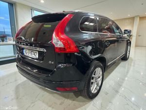 2016 Volvo XC60 D4 (190hp) FWD SE LUX - Image 4