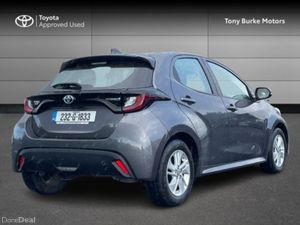 Toyota Yaris Hybrid - New Generation - Luna Editio - Image 2