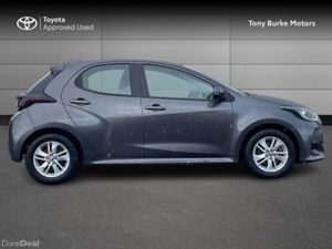 Toyota Yaris Hybrid - New Generation - Luna Editio - Image 3