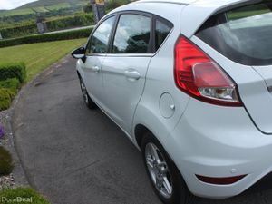 Ford Fiesta 1.25 ZETEC Petrol, 2013 - Image 4