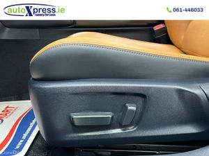 Lexus IS Panoramic Sunroof VERSION L - Image 4