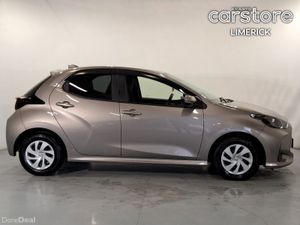 Toyota Yaris 1.5 petrol hybrid - Image 2