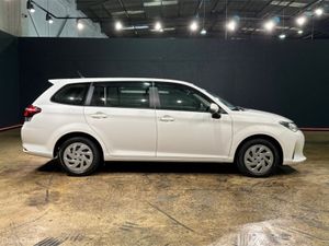 Toyota Corolla 1.5 HYBRID FIELDER AUTOMATIC - PUSH - Image 3