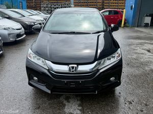2015 Honda Grace Automatic Hyrbid - Image 2