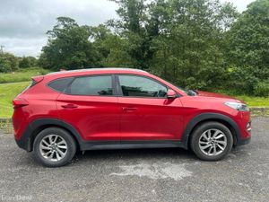 Hyundai Tucson 2017, cream leather - Image 2