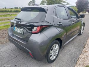 TOYOTA YARIS 2022' HYBRID - LUNA - Image 2