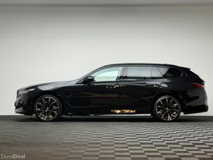 BMW 5-Series 550E M SPORT XDRIVE - Image 4