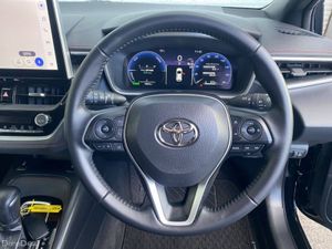 Toyota Corolla GZ SPORT 1.8 HYBRID AUTO // DIGITAL - Image 4