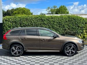 Volvo V60 CROSSCOUNTRY 2.0 D AUTO // FULL SERVICE - Image 3