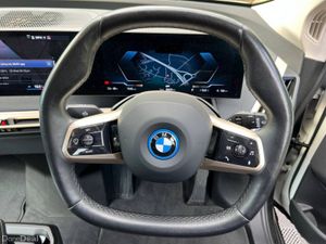 BMW iX SPORT XDRIVE40 76.6KWH ** HIGH SPEC ** // L - Image 4