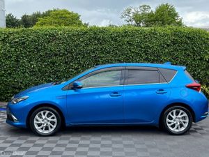 Toyota Auris 1.5 HYBRID AUTO // MULTIMEDIA DISPLAY - Image 3