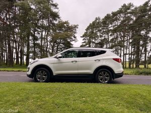 Hyundai Santa Fe 2015 4X4 Diesel - Image 4