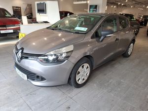 Renault Clio IV EXPRESSION 1.2 - 1 Lady Owner - Lo - Image 2