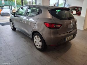 Renault Clio IV EXPRESSION 1.2 - 1 Lady Owner - Lo - Image 3