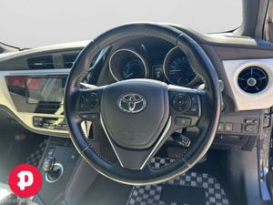 Toyota Auris 1.8 Hybrid Auto - Straight Sale Disco - Image 2