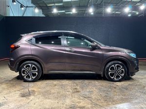 Honda Vezel 1.5 HYBRID AUTOMATIC - BLACK HALF LEAT - Image 3