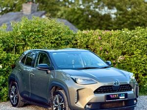 2022 Toyota Yaris Cross 1.5 Hybrid Sol Automatic - Image 3