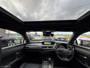 UX300e - Takumi Edition - Sunroof - Image 4