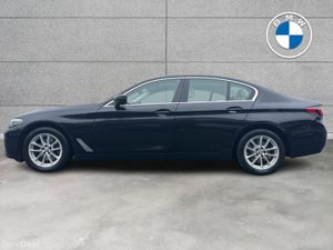 BMW 5-Series 520d SE Saloon - Image 4