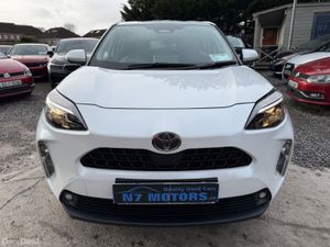 2025 Toyota Yaris Cross LUNA AUTO - Image 3