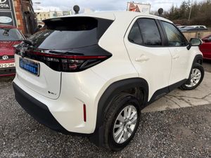 2025 Toyota Yaris Cross LUNA AUTO - Image 4