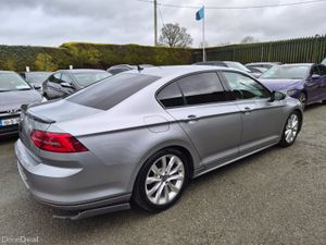 Volkswagen Passat 2018 Highline DSG Carbon Edition - Image 3