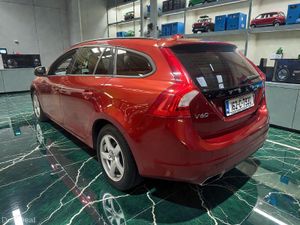 2016 Volvo V60  D4 (190hp) SE - Image 2