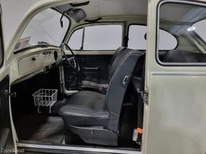 Volkswagen Beetle BEETLE 1300 - Image 4