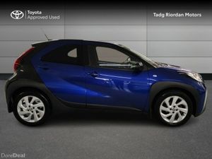 Toyota Aygo X DESIGN 4DR - Image 3
