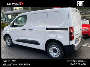 Fiat Doblo 1.5 SWB - 650KG - TECNICO - REVERSING C - Image 3