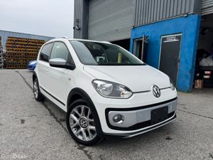 2016 Volkswagen Cross Up 1.0 Automatic - Image 2