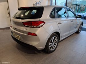 Hyundai i30 DELUXE ** NCT 01/28 **  Very Low kms * - Image 2