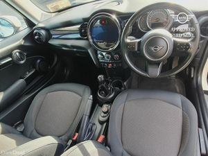 Mini Cooper 3-Door One Classic - Image 4