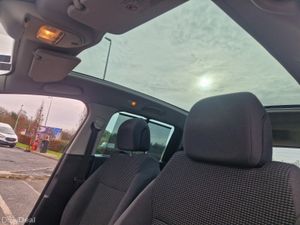 PEUGEOT 5008, 7 SEATS, VERY LOW KMS NCT, ONE OWNER - Image 4