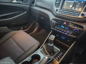 Hyundai Tucson 1.7 CRDI SE NAV BL/DR 5 5DR - Image 4