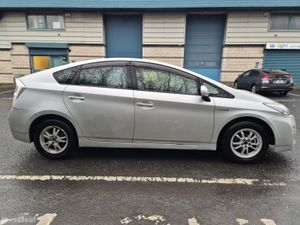 TOYOTA PRIUS / 2012 / 1.8 PETROL HYBRID /AUTOMATIC - Image 4